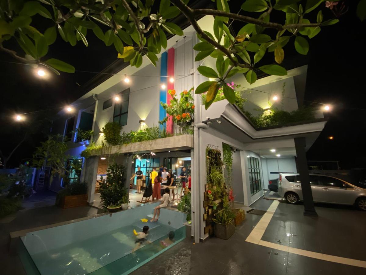 Oneriimba Private Pool & Garden Residence Johor Bahru Exterior photo