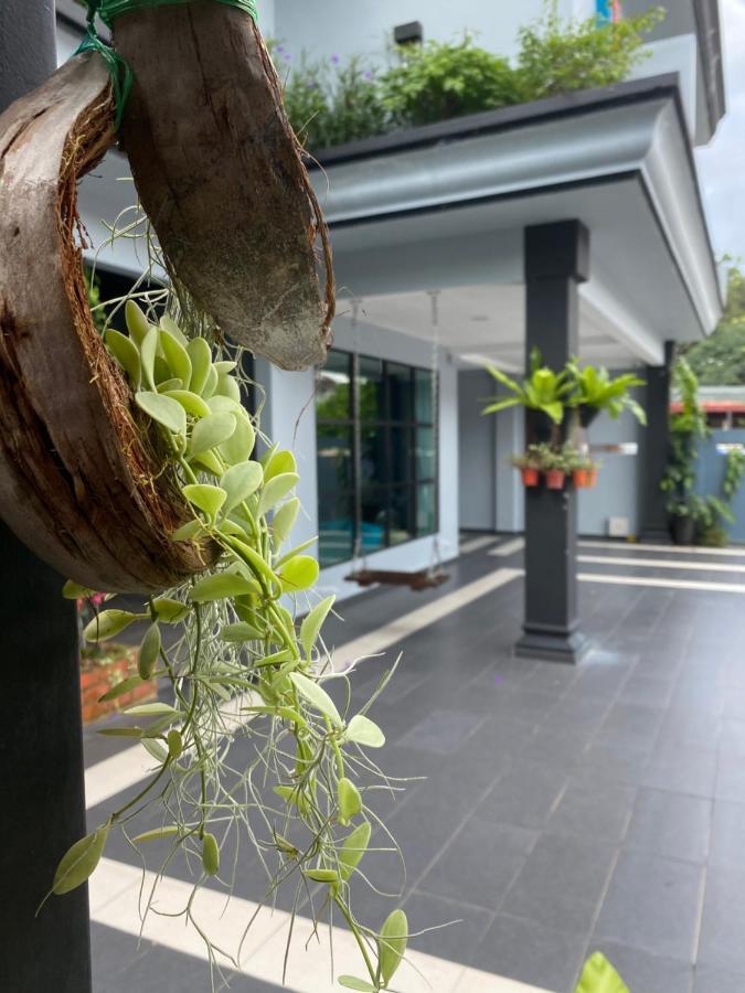 Oneriimba Private Pool & Garden Residence Johor Bahru Exterior photo