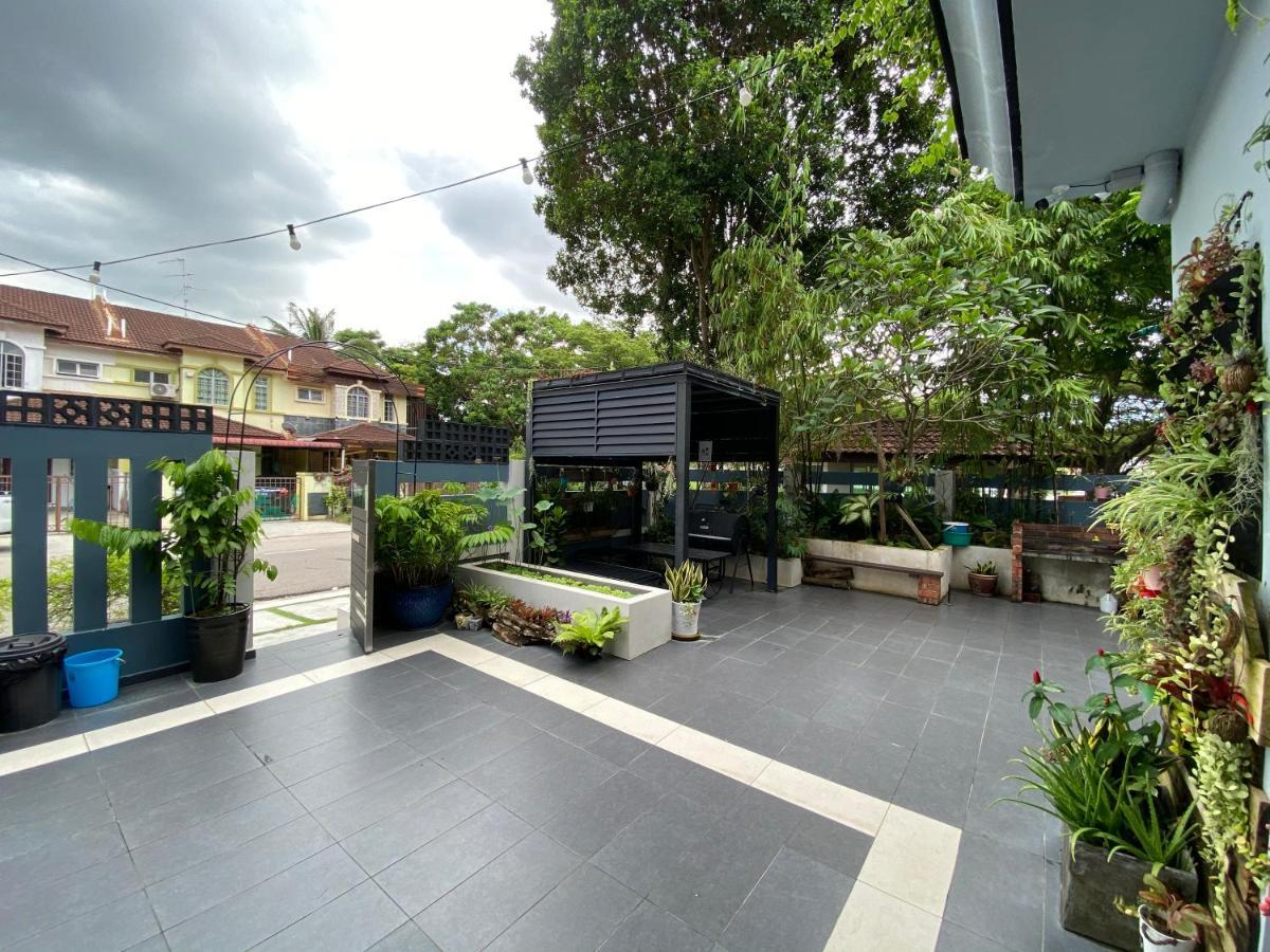 Oneriimba Private Pool & Garden Residence Johor Bahru Exterior photo